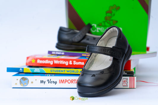 Girls Heart Print School Shoes